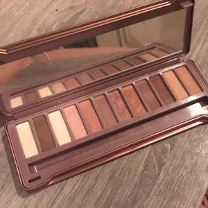 Ellen Tracy 12 Eyeshadow Palette in Rosegold